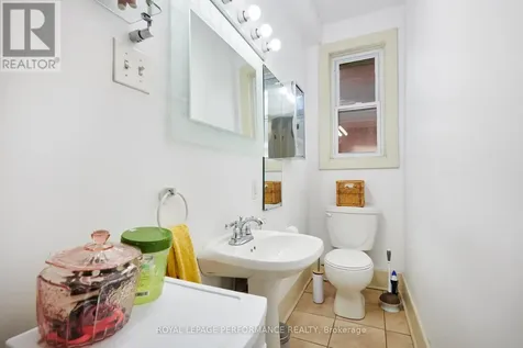 66 Delaware Avenue Ottawa ON K2P 0Z3