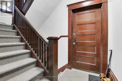 66 Delaware Avenue Ottawa ON K2P 0Z3