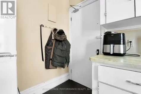 66 Delaware Avenue Ottawa ON K2P 0Z3