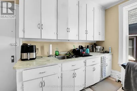 66 Delaware Avenue Ottawa ON K2P 0Z3