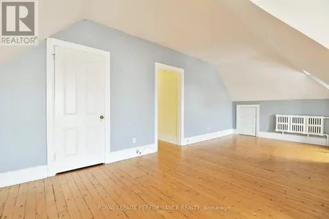 66 Delaware Avenue Ottawa ON K2P 0Z3