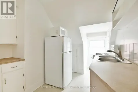66 Delaware Avenue Ottawa ON K2P 0Z3