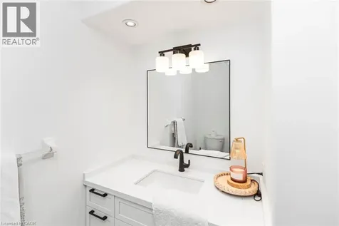 5132 Mulberry Drive Beamsville ON L3J 0J7