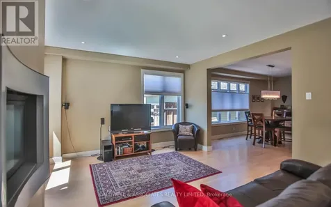 158 Marlborough Avenue Ottawa ON K1N 8G2