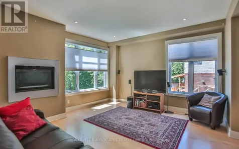 158 Marlborough Avenue Ottawa ON K1N 8G2