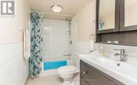 158 Marlborough Avenue Ottawa ON K1N 8G2
