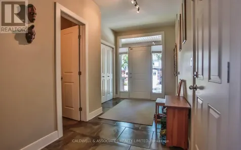 158 Marlborough Avenue Ottawa ON K1N 8G2