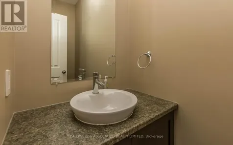 158 Marlborough Avenue Ottawa ON K1N 8G2