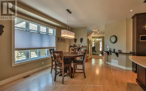158 Marlborough Avenue Ottawa ON K1N 8G2