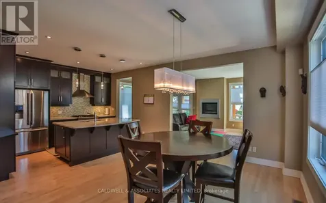 158 Marlborough Avenue Ottawa ON K1N 8G2