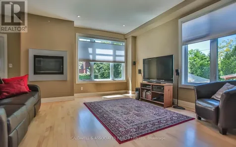 158 Marlborough Avenue Ottawa ON K1N 8G2