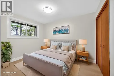 217 Pinegrove Crescent Waterloo ON N2L 4V2