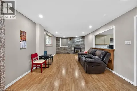 217 Pinegrove Crescent Waterloo ON N2L 4V2