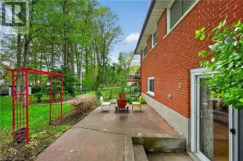 217 Pinegrove Crescent Waterloo ON N2L 4V2