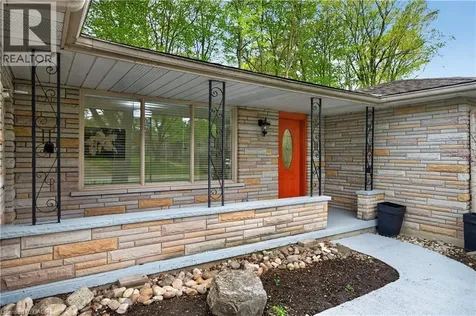217 Pinegrove Crescent Waterloo ON N2L 4V2
