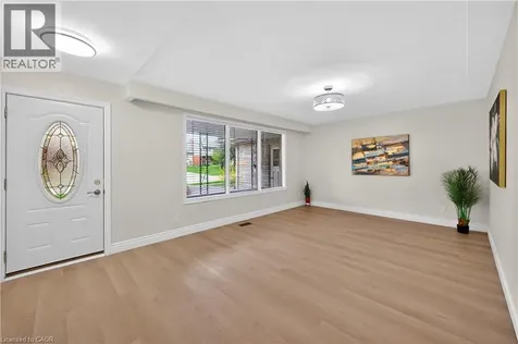 217 Pinegrove Crescent Waterloo ON N2L 4V2