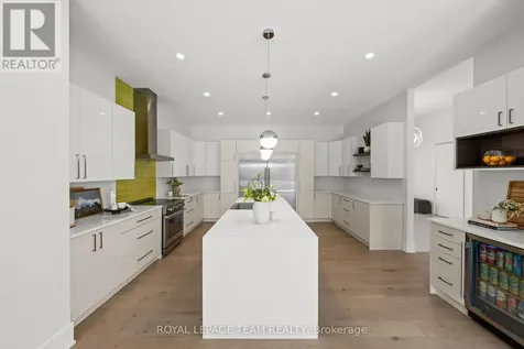 205 Summerview Terrace Ottawa ON K4P 0E9