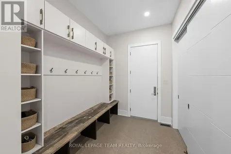 205 Summerview Terrace Ottawa ON K4P 0E9