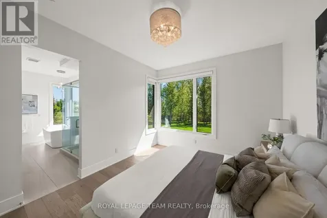 205 Summerview Terrace Ottawa ON K4P 0E9