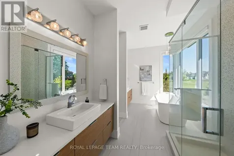 205 Summerview Terrace Ottawa ON K4P 0E9