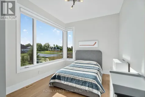 205 Summerview Terrace Ottawa ON K4P 0E9