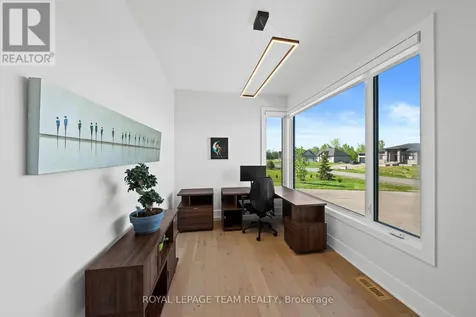 205 Summerview Terrace Ottawa ON K4P 0E9