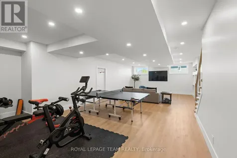 205 Summerview Terrace Ottawa ON K4P 0E9