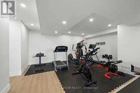 205 Summerview Terrace Ottawa ON K4P 0E9