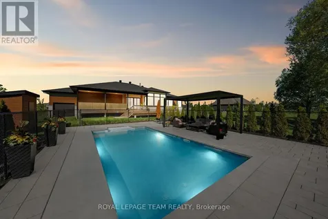 205 Summerview Terrace Ottawa ON K4P 0E9