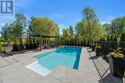 205 Summerview Terrace Ottawa ON K4P 0E9