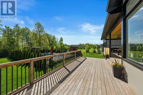 205 Summerview Terrace Ottawa ON K4P 0E9
