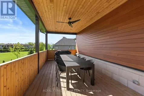 205 Summerview Terrace Ottawa ON K4P 0E9