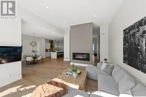 205 Summerview Terrace Ottawa ON K4P 0E9