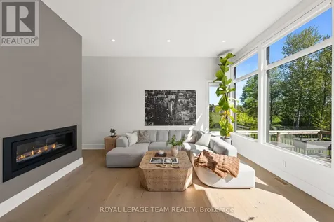 205 Summerview Terrace Ottawa ON K4P 0E9