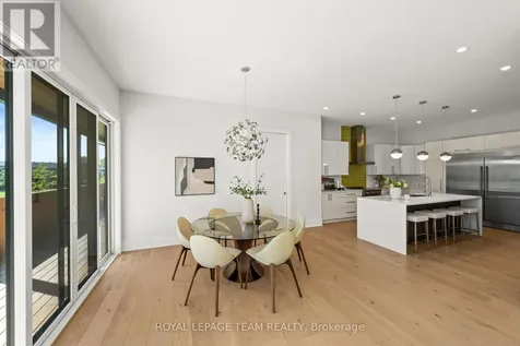 205 Summerview Terrace Ottawa ON K4P 0E9