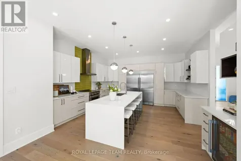 205 Summerview Terrace Ottawa ON K4P 0E9