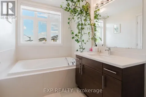 182 Mattingly Way Ottawa ON K4M 0C4