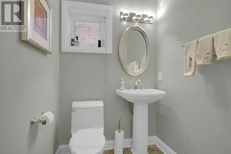 121 Macdonald Street Ottawa ON K2P 1H7