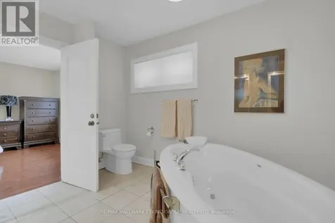 121 Macdonald Street Ottawa ON K2P 1H7