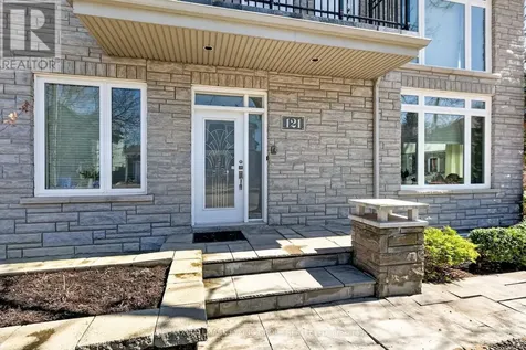 121 Macdonald Street Ottawa ON K2P 1H7
