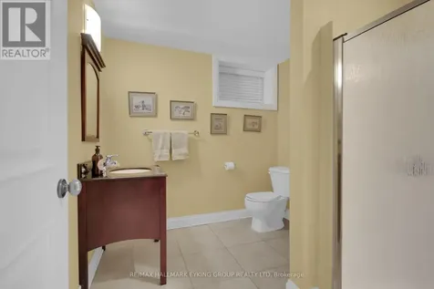 121 Macdonald Street Ottawa ON K2P 1H7