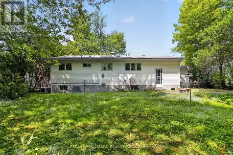 41 Parkmount Crescent Ottawa ON K2H 5T3