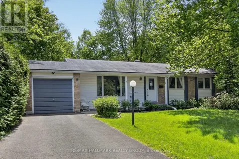 41 Parkmount Crescent Ottawa ON K2H 5T3