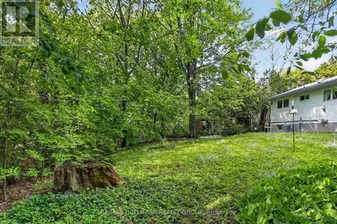 41 Parkmount Crescent Ottawa ON K2H 5T3