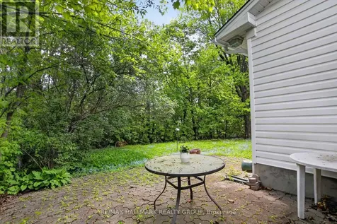 41 Parkmount Crescent Ottawa ON K2H 5T3