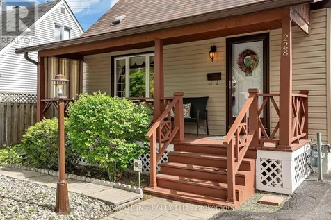 228 Crerar Avenue Ottawa ON K1Z 7P3
