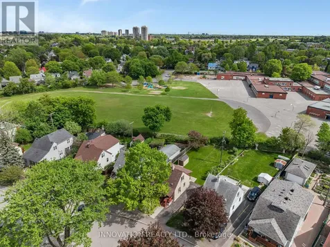 228 Crerar Avenue Ottawa ON K1Z 7P3