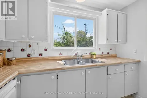 1286 Bonnie Crescent Ottawa ON K2C 2A2