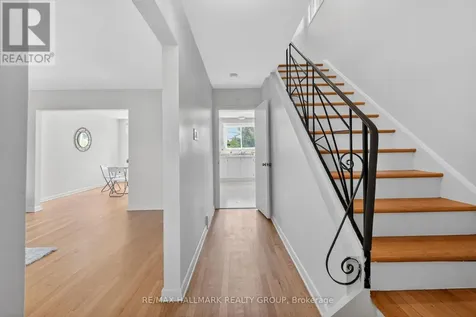 1286 Bonnie Crescent Ottawa ON K2C 2A2