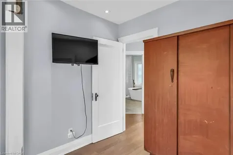 25 Park Street East Hamilton ON L9H 1C9